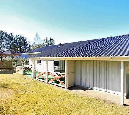 Four-bedroom Holiday In 2 Semesterbostad