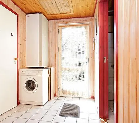 Four-bedroom Holiday In 2 Semesterbostad Fårvang