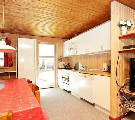 Four-bedroom Holiday In 2 *