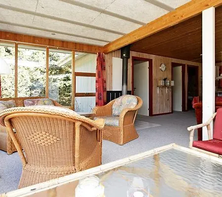 Four-bedroom Holiday In 2 * Fårvang